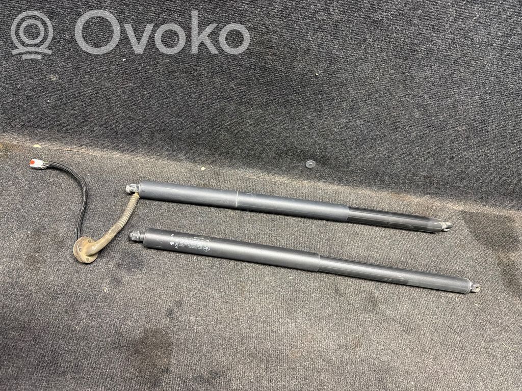 Jeep Grand Cherokee WL Siłownik zamka klapy tylnej bagażnika 