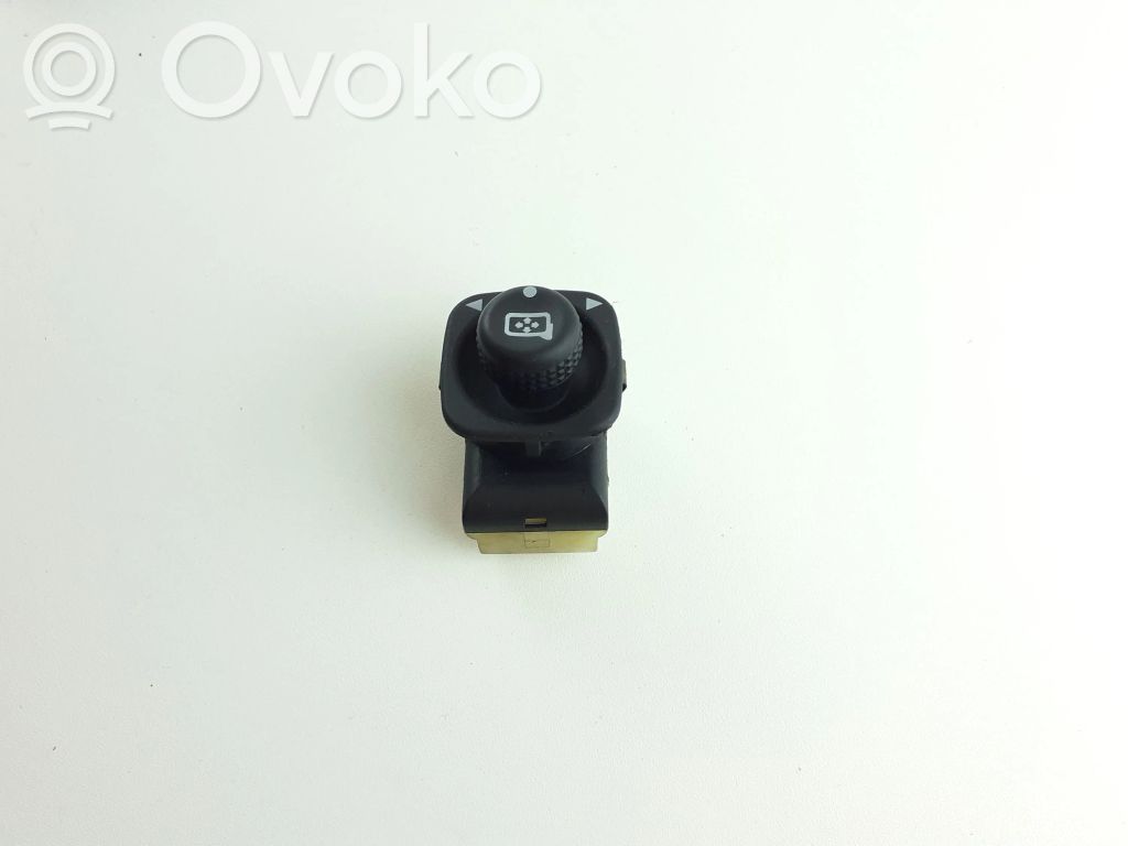 Ford Maverick Wing mirror switch 