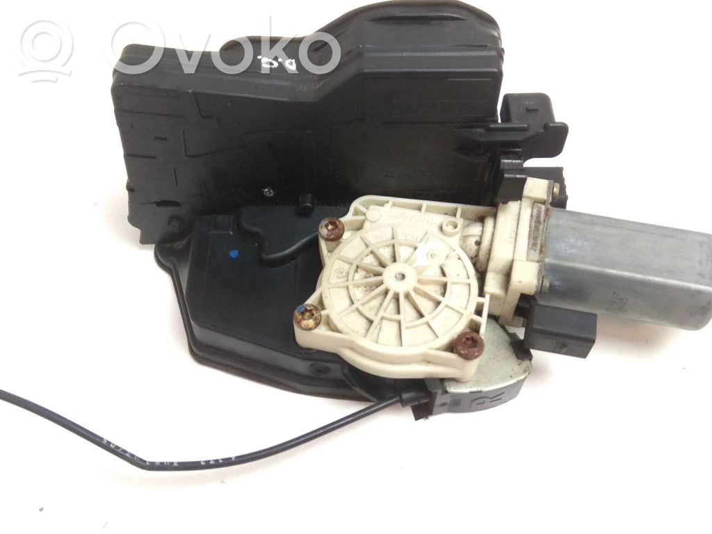 BMW 7 E65 E66 Takaoven lukko 