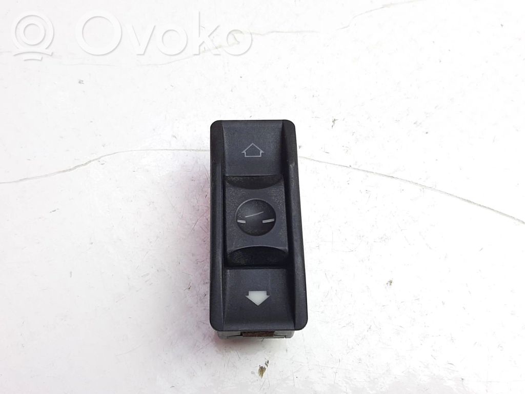 BMW 7 E32 Stoglangio jungtukas 