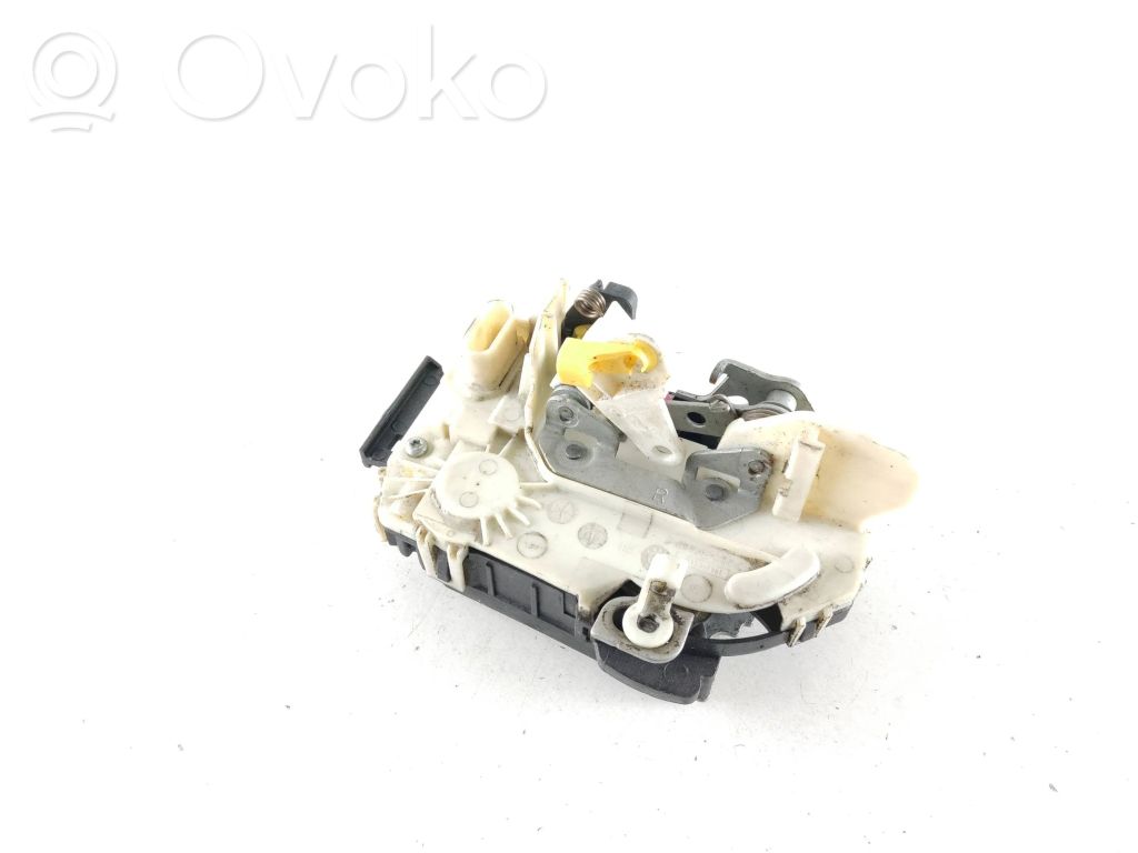 Chrysler Voyager Front door lock 
