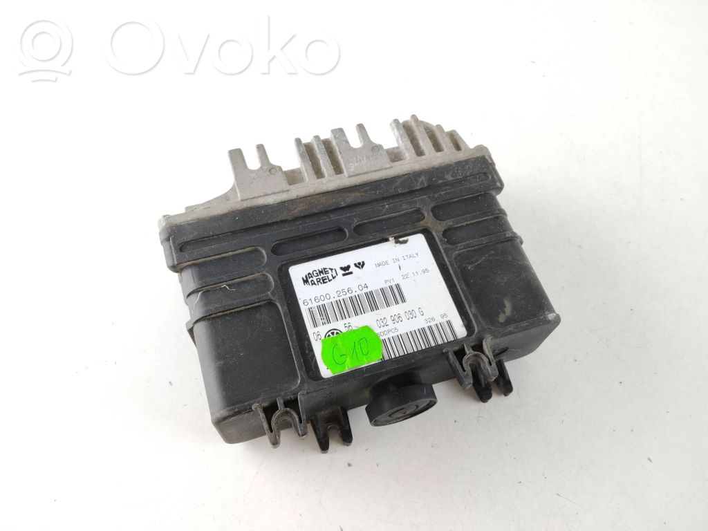 Volkswagen Golf III Engine control unit/module 