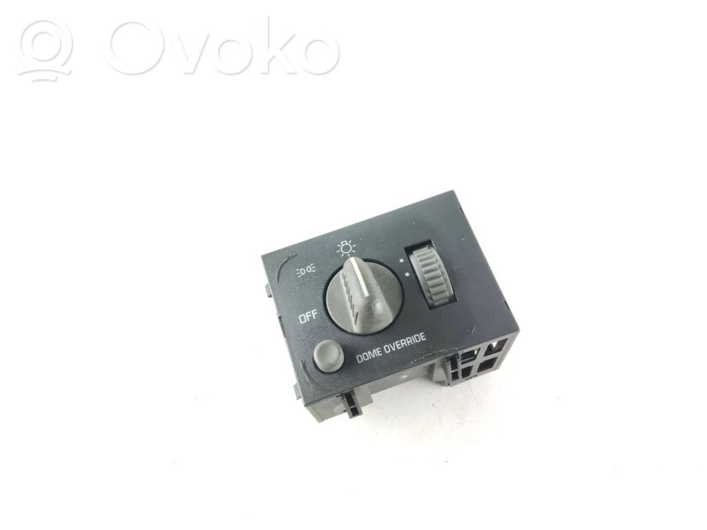 Chevrolet Tahoe Light switch 