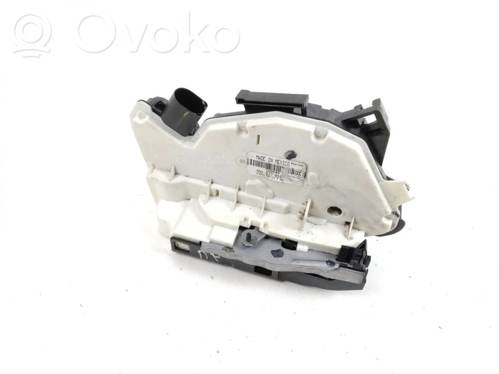 Volkswagen Amarok Front door lock 