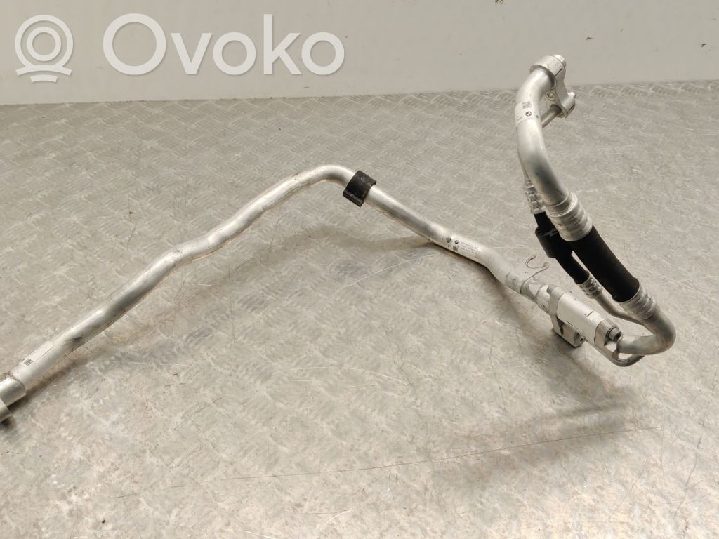 BMW iX Ilmastointilaitteen putki (A/C) 