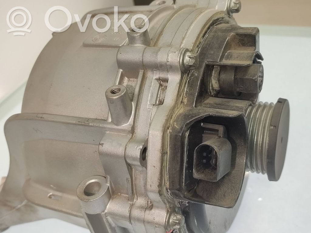 Mercedes-Benz C W203 Alternator 