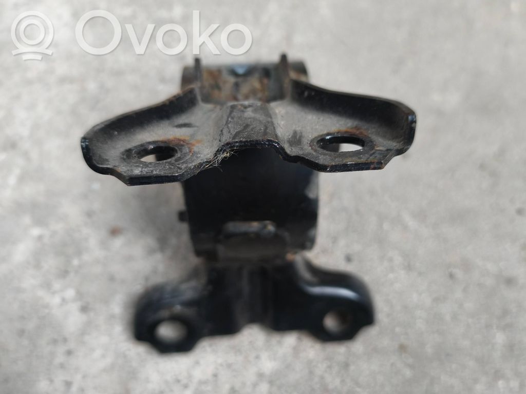 Mitsubishi Lancer X Engine mount bracket 