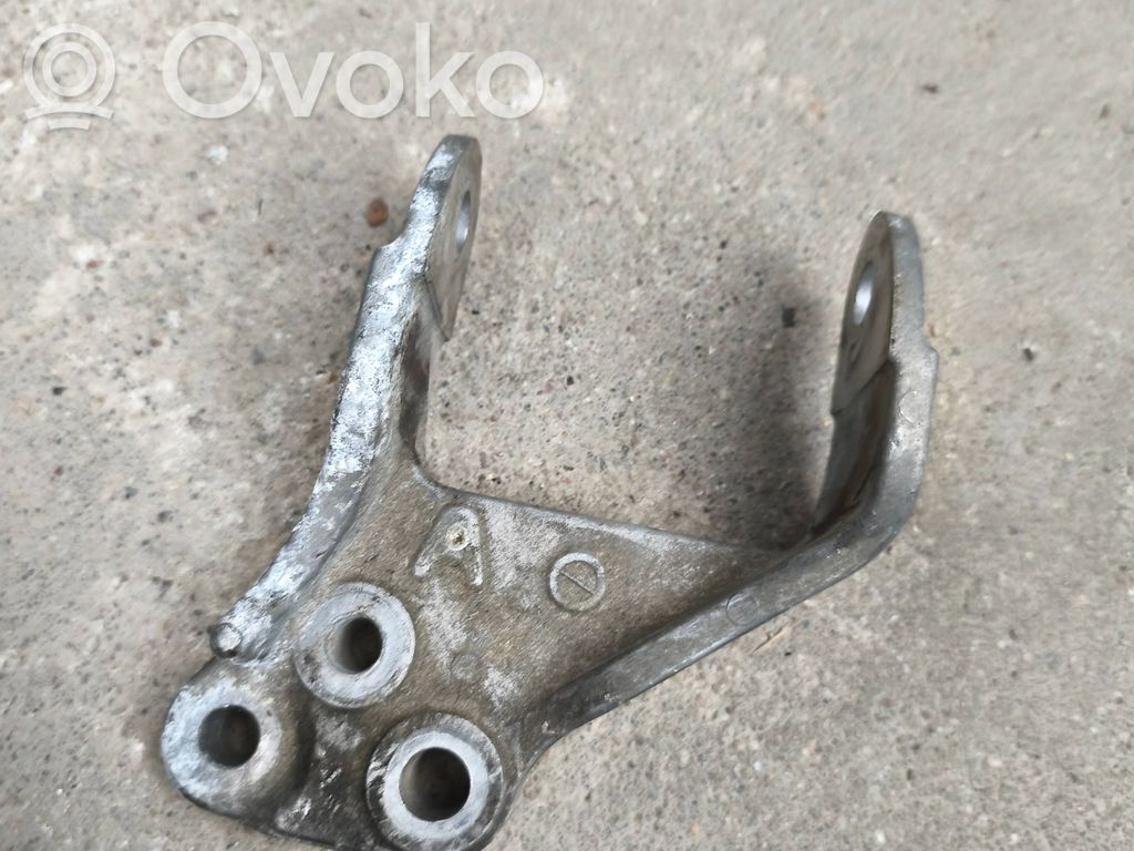 Engine mounting bracket   1092A070