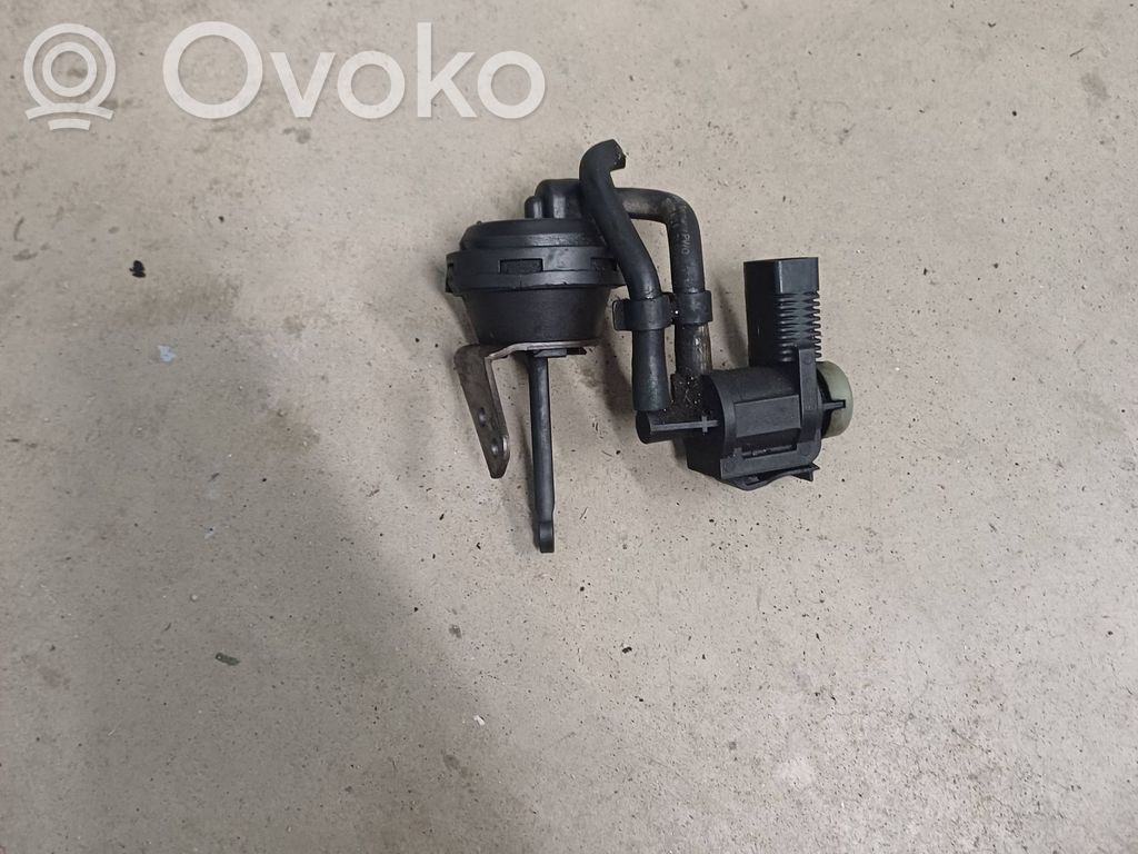 Audi A6 S6 C6 4F Vacuum valve 