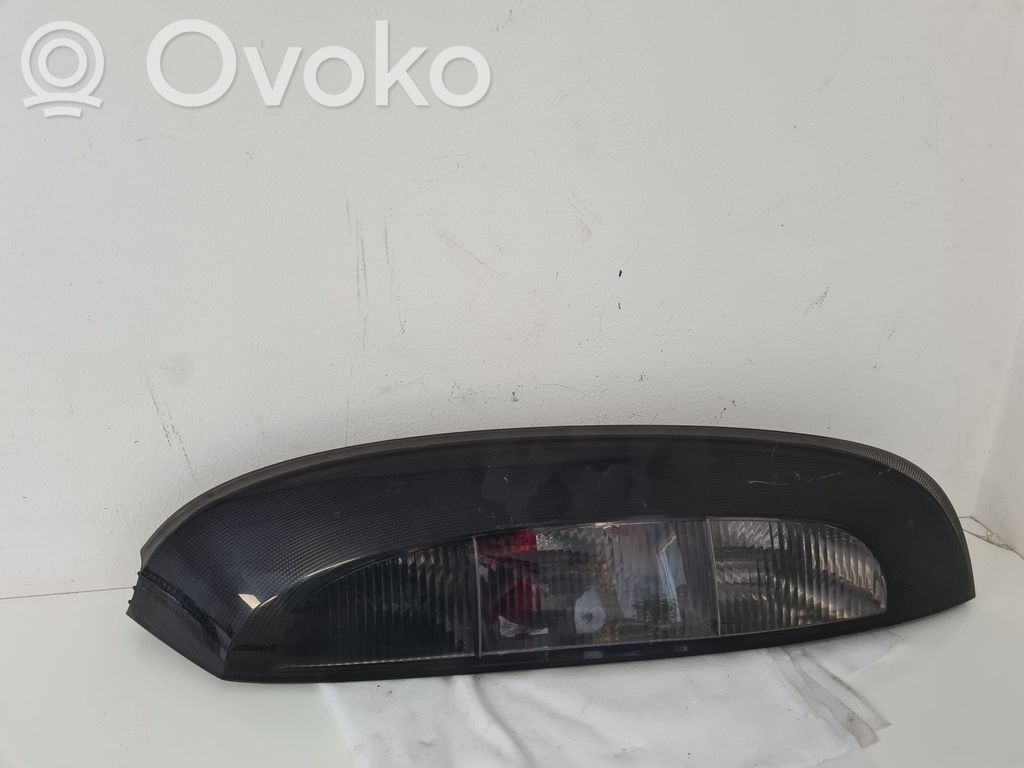 Opel Corsa C Aizmugurējais lukturis virsbūvē 