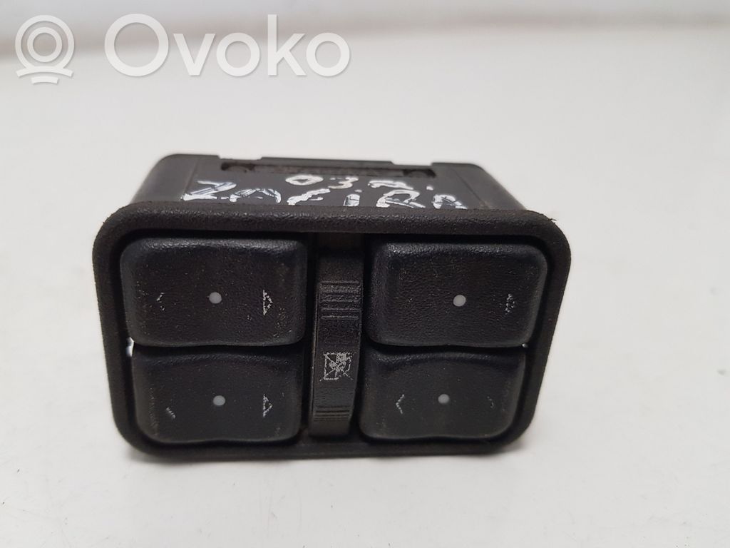 Opel Zafira A Electric window control switch 