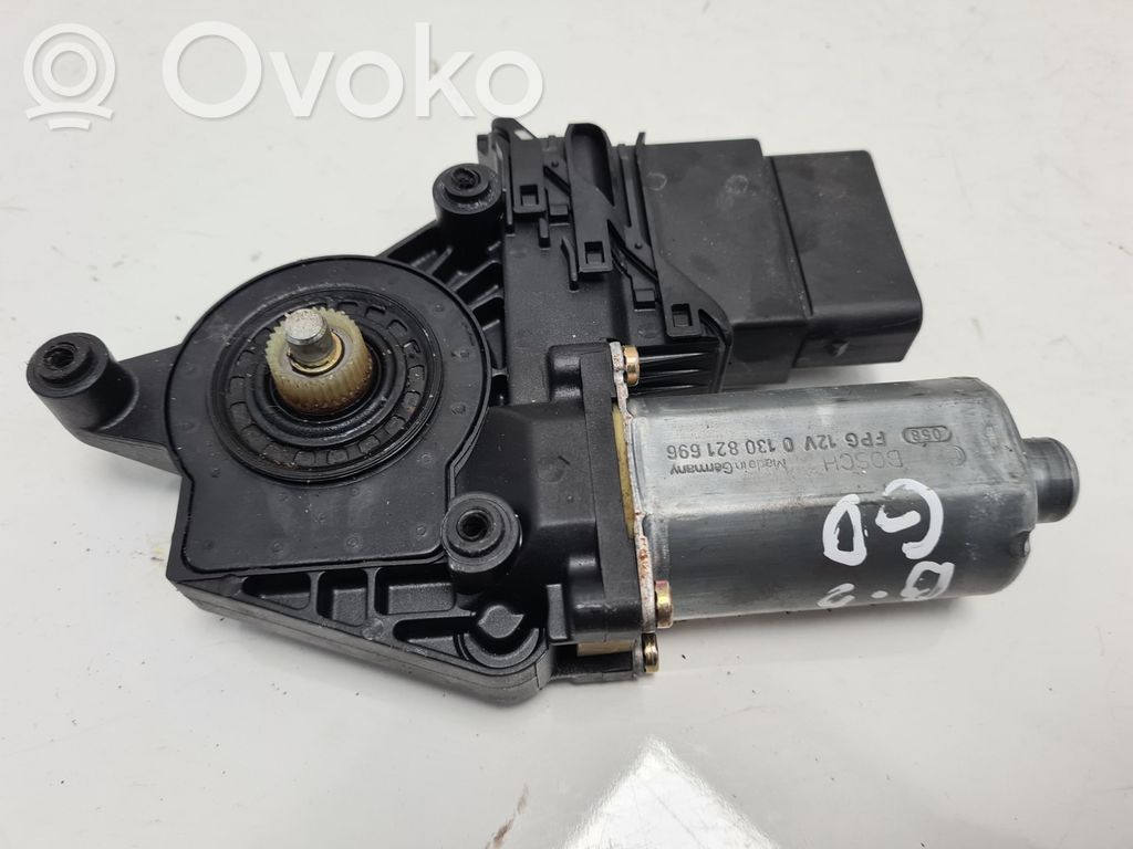 Volkswagen PASSAT B5.5 Silniczek podnoszenia szyby drzwi tylnych 