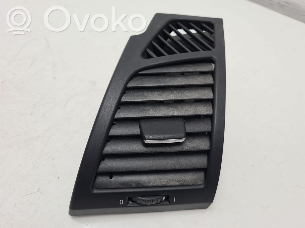 BMW 1 E81 E87 Moldura protectora de la rejilla de ventilación lateral del panel 