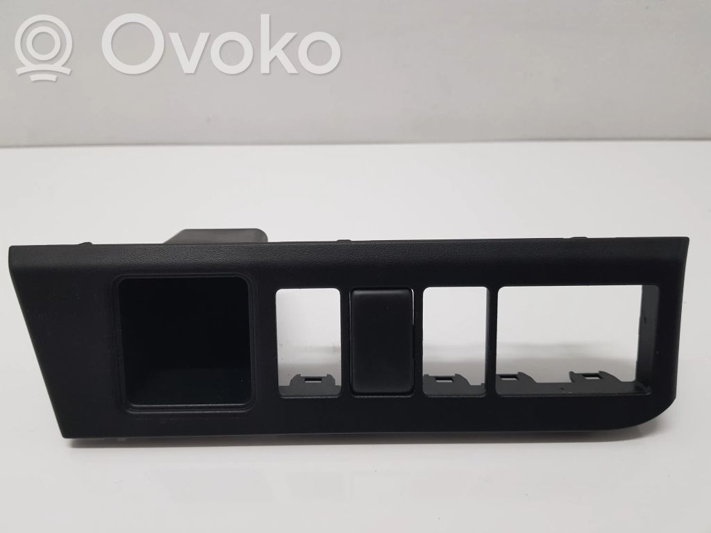 Moldura del interruptor del espejo   684859U100