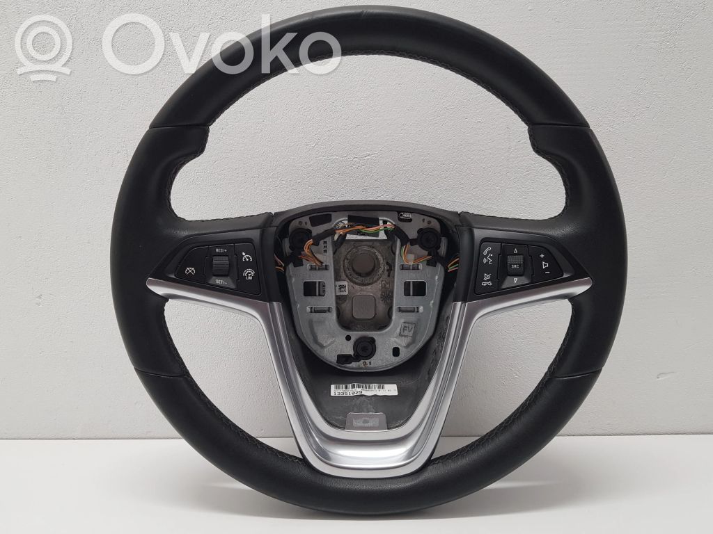 Ohjauspyörä   13351029