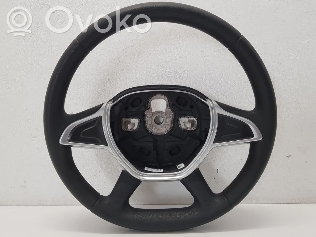 Dacia Sandero Ohjauspyörä 