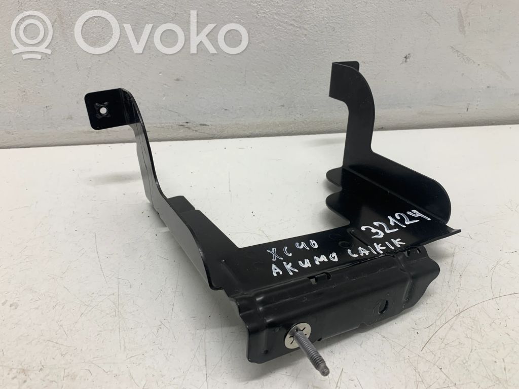 Volvo XC40 Battery bracket 