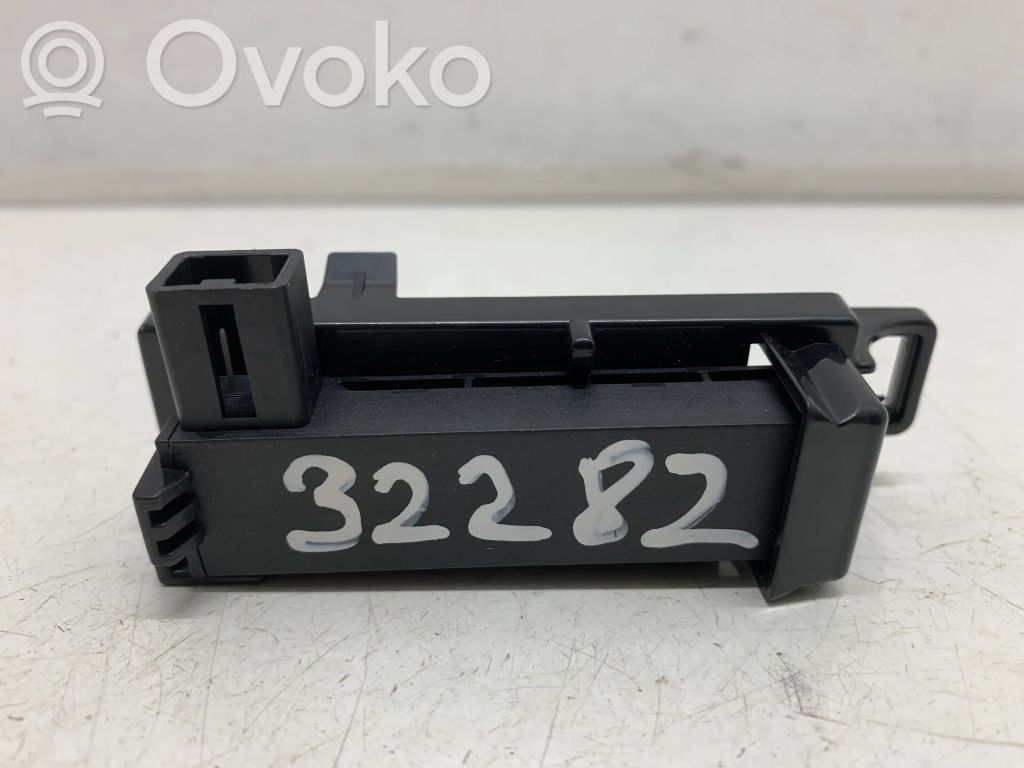 Volvo XC40 Amplificator antenă aeriană 