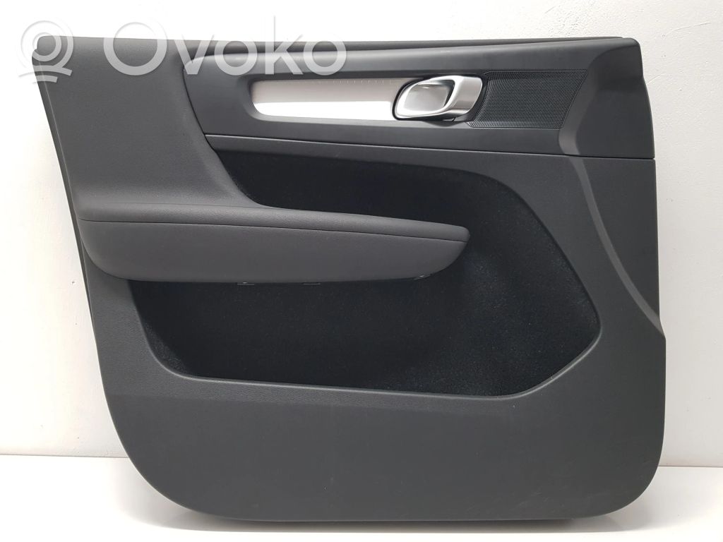 Volvo XC40 Front door card panel trim 