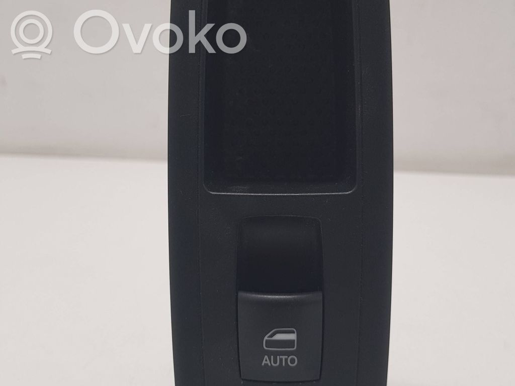 Jeep Grand Cherokee Electric window control switch 