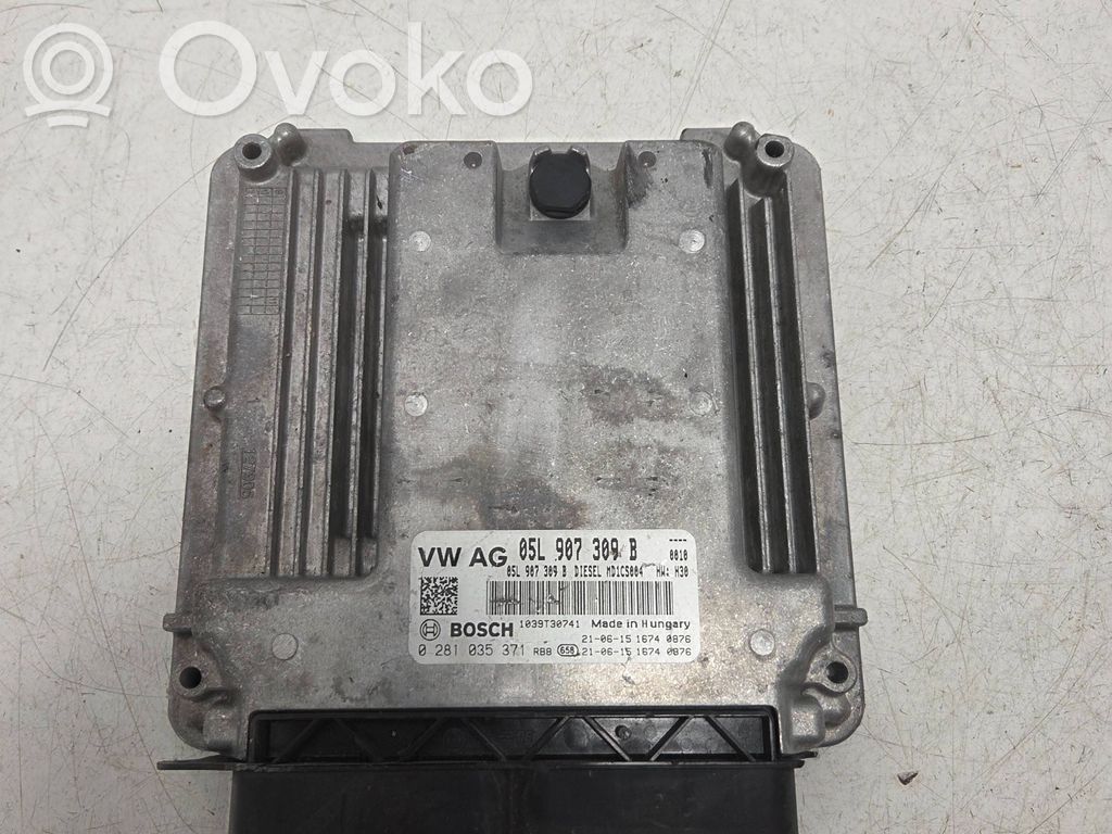 Volkswagen PASSAT B8 Engine control unit/module 