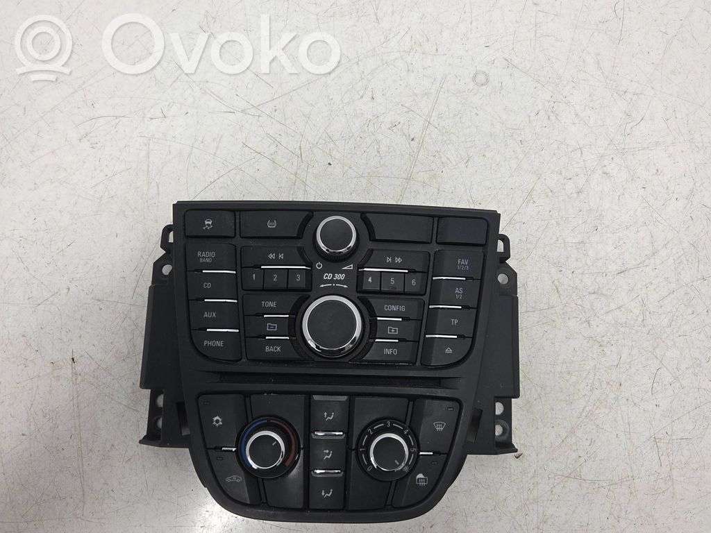 GPS navigation control unit/module   1334604,28267443,13346041