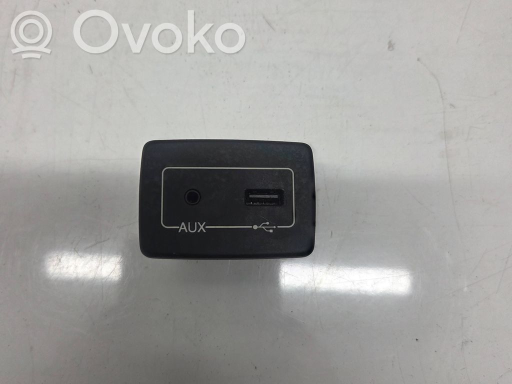 Enchufe conector USB   7356546330,3270,16139C1,03077