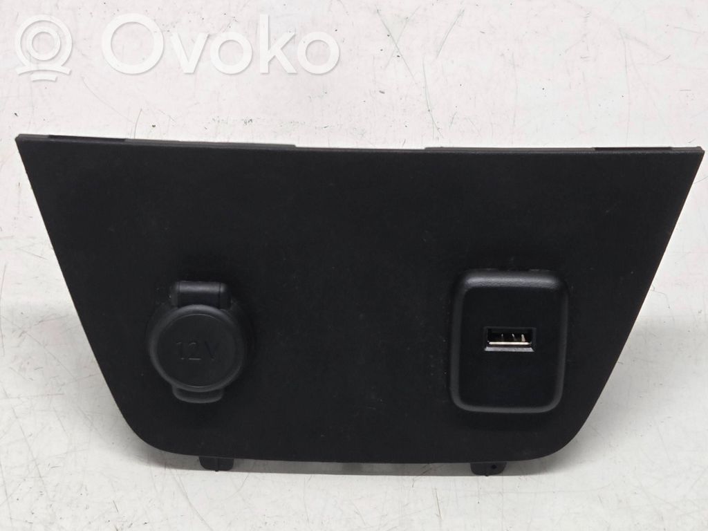 Opel Crossland X USB socket connector 