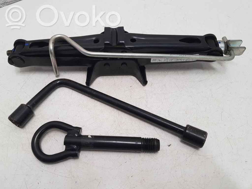 Dacia Sandero Työkalusarja 