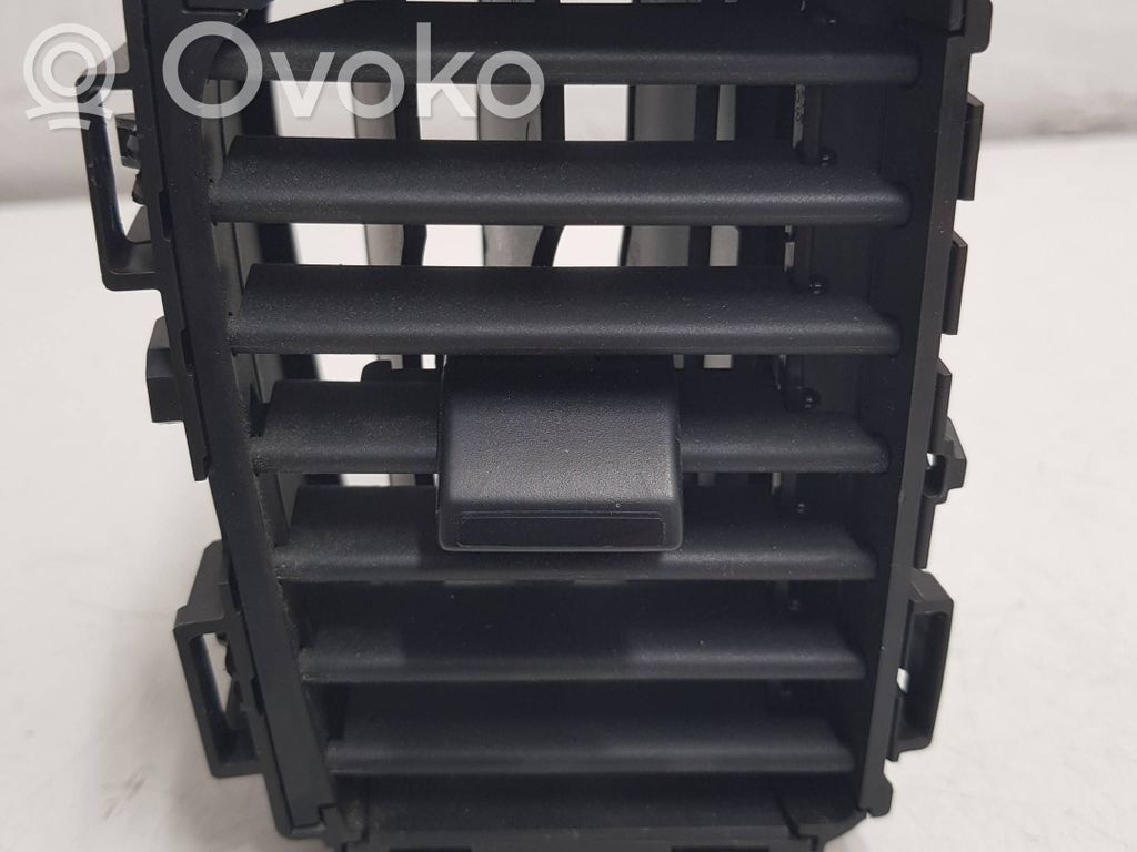 Opel Vivaro Rejilla de ventilación central del panel 