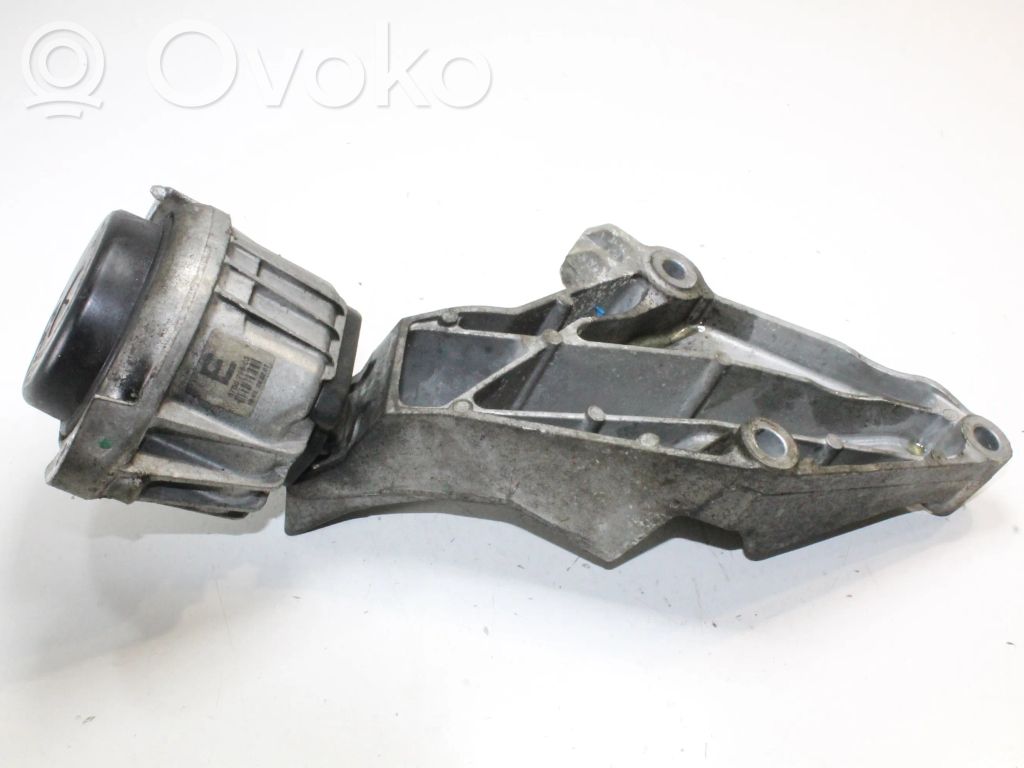 Variklio pagalvė   6768799
