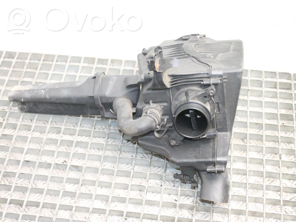 Ford Focus Air filter box 