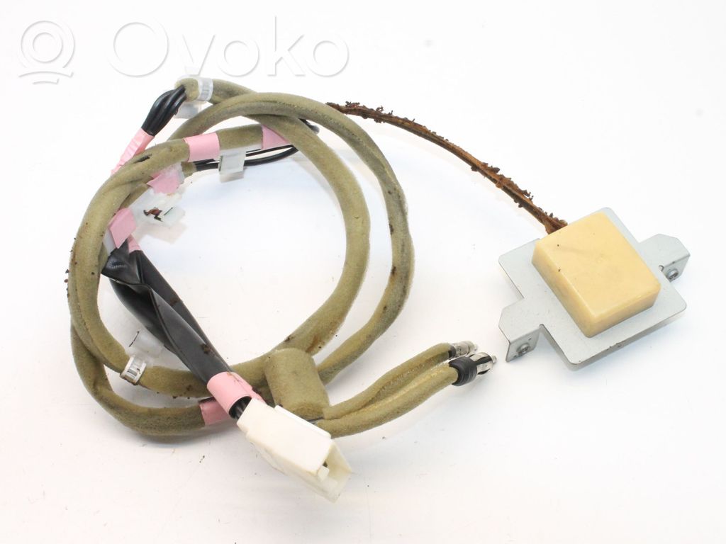 Lexus RX 330 - 350 - 400H GPS-pystyantenni 