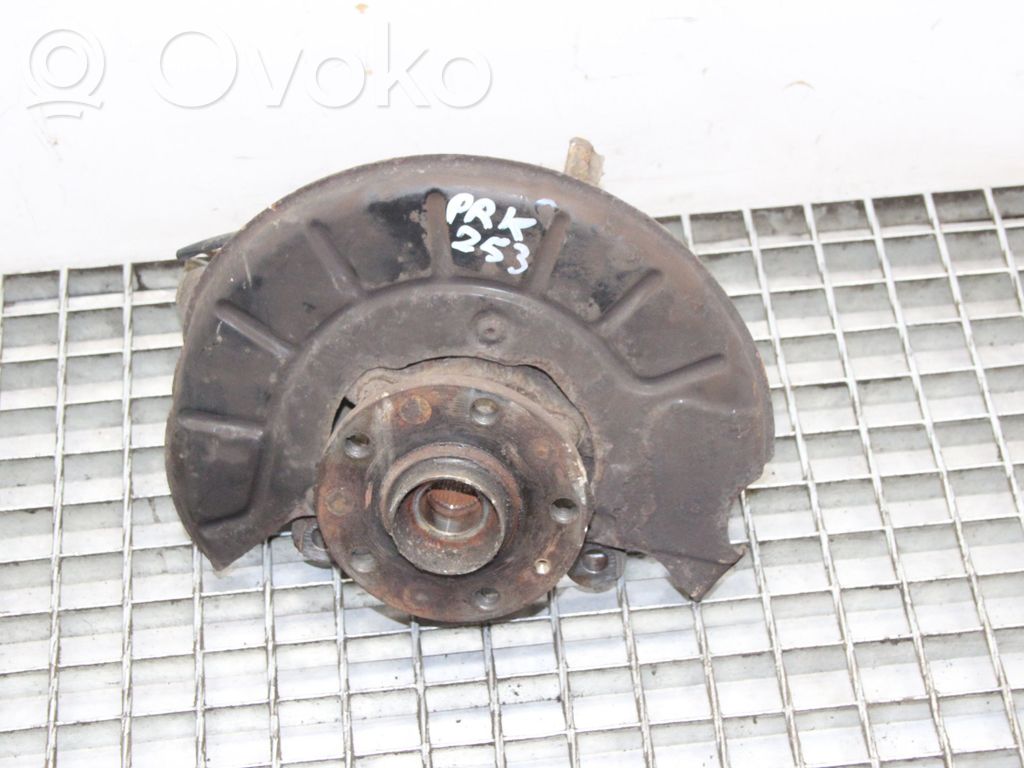 Front wheel hub