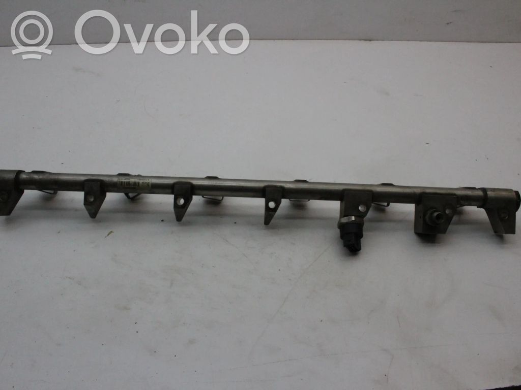 BMW 7 E65 E66 Polttoainepääputki 