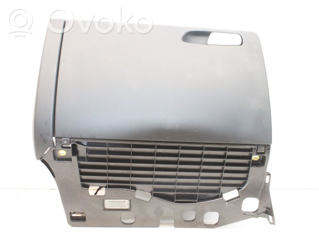 Guantera   8K2857035C