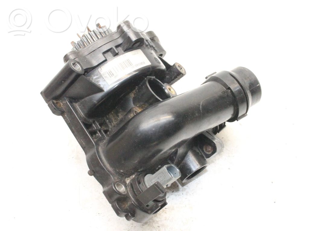 Audi A4 S4 B8 8K Vesipumppu 