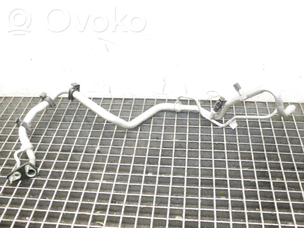 Ilmastointilaitteen putki (A/C)