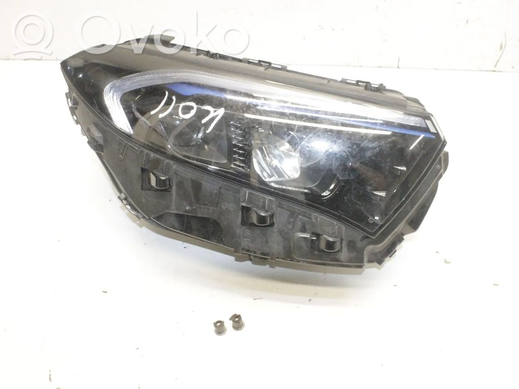 Mercedes-Benz EQA Phare frontale