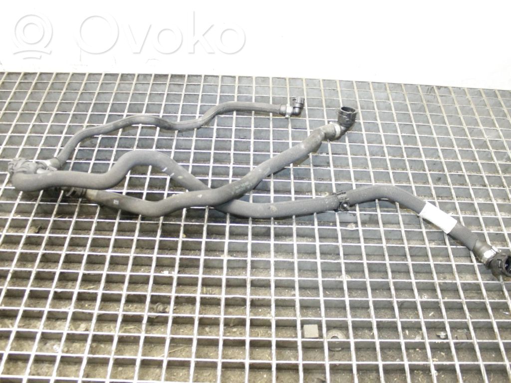 BMW i3 Tuyau de liquide de refroidissement moteur