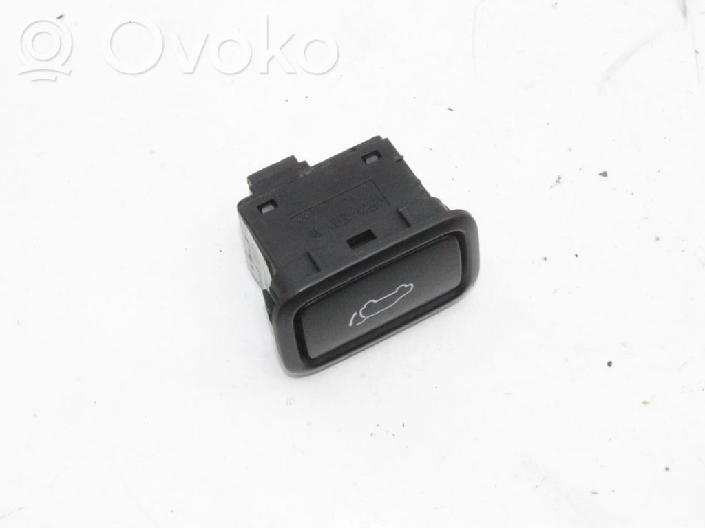 KIA Sportage Tailgate/boot open switch button 