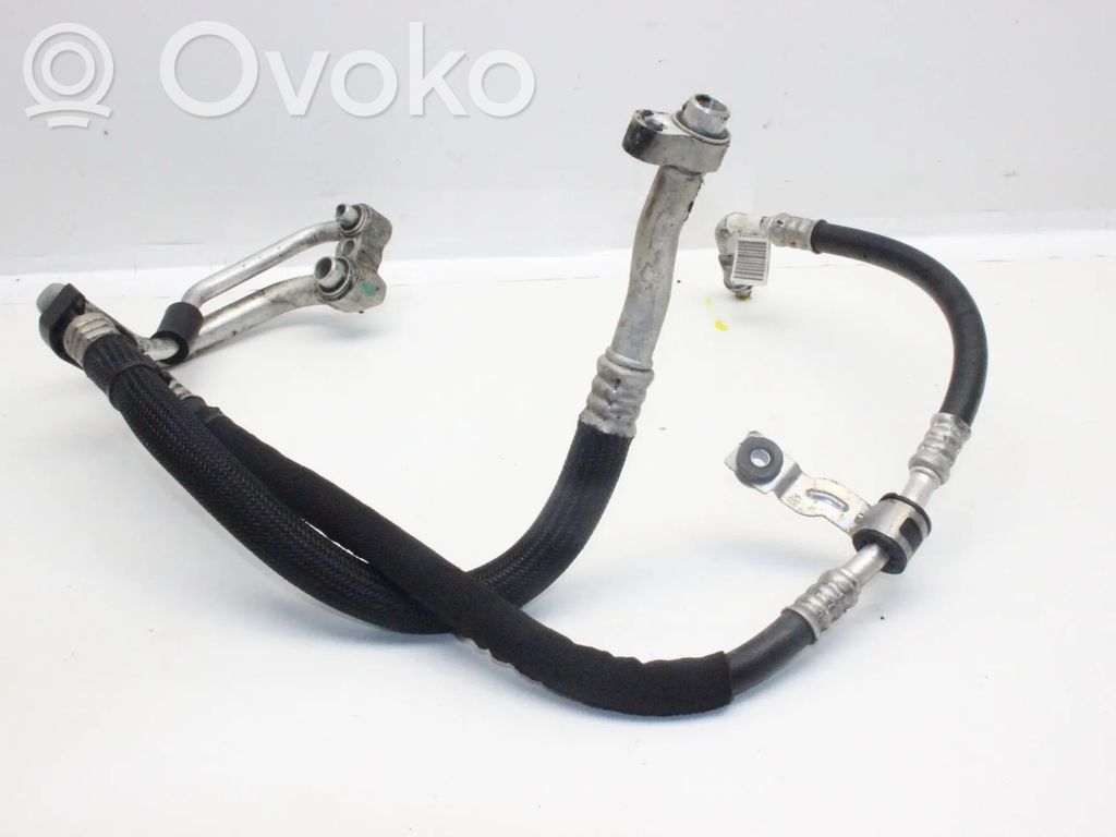 Jeep Cherokee KL Ilmastointilaitteen putki (A/C) 