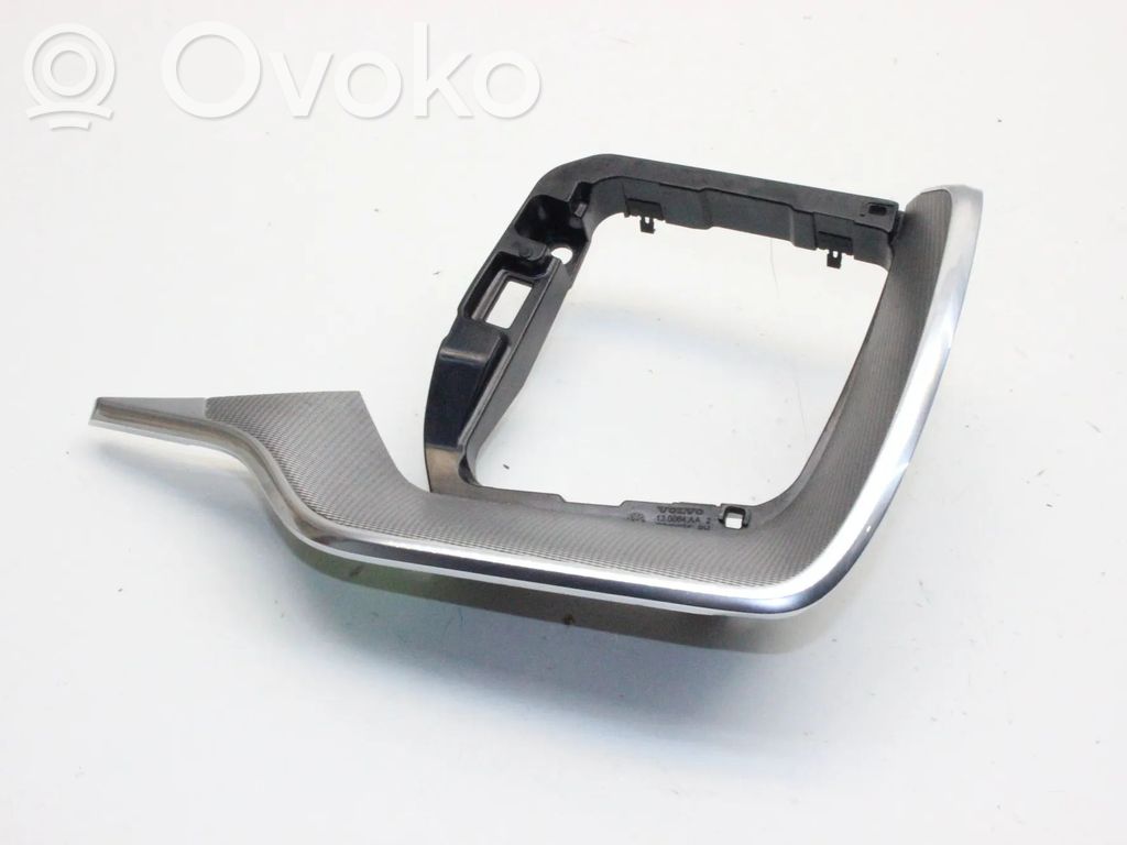 Volvo XC60 Ramă ornament torpedou bord 