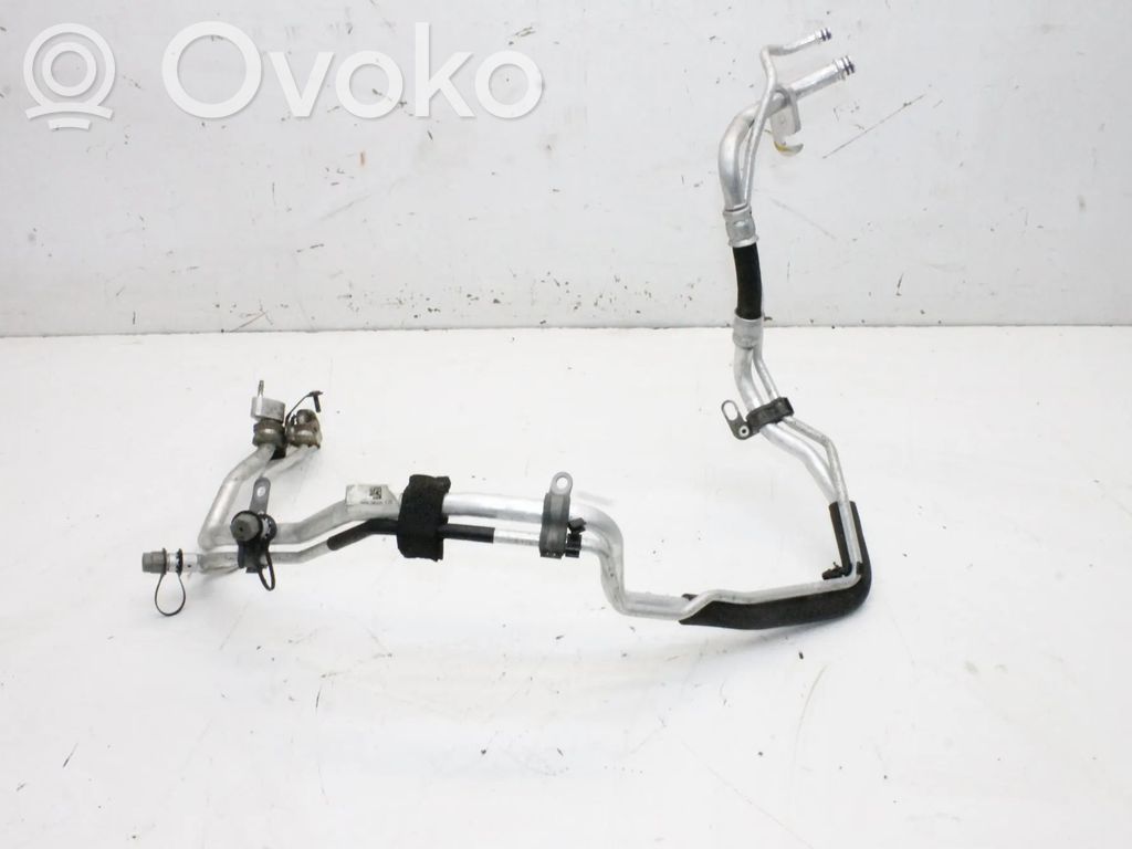 Ilmastointilaitteen putki (A/C)   HK8319A834CB