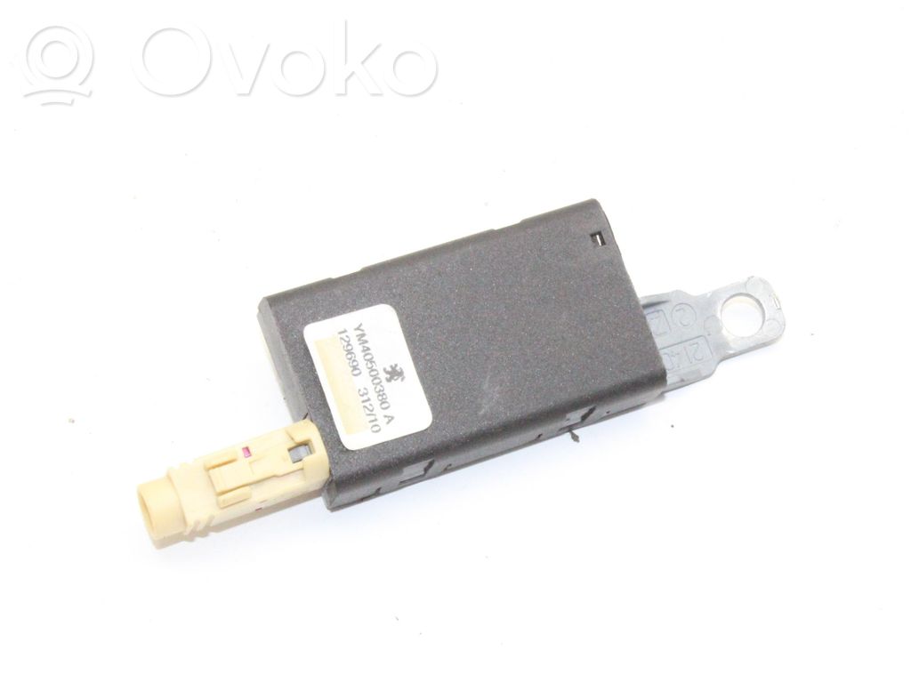 Peugeot RCZ Antenos stiprintuvas 