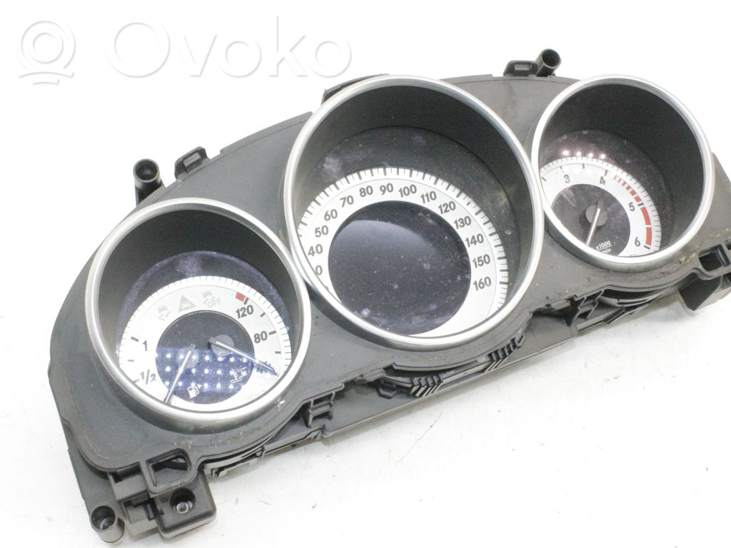 Mercedes-Benz E C207 W207 Compteur de vitesse tableau de bord