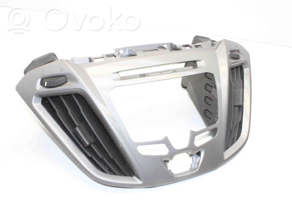 Ford Transit Custom Lango oro grotelės 
