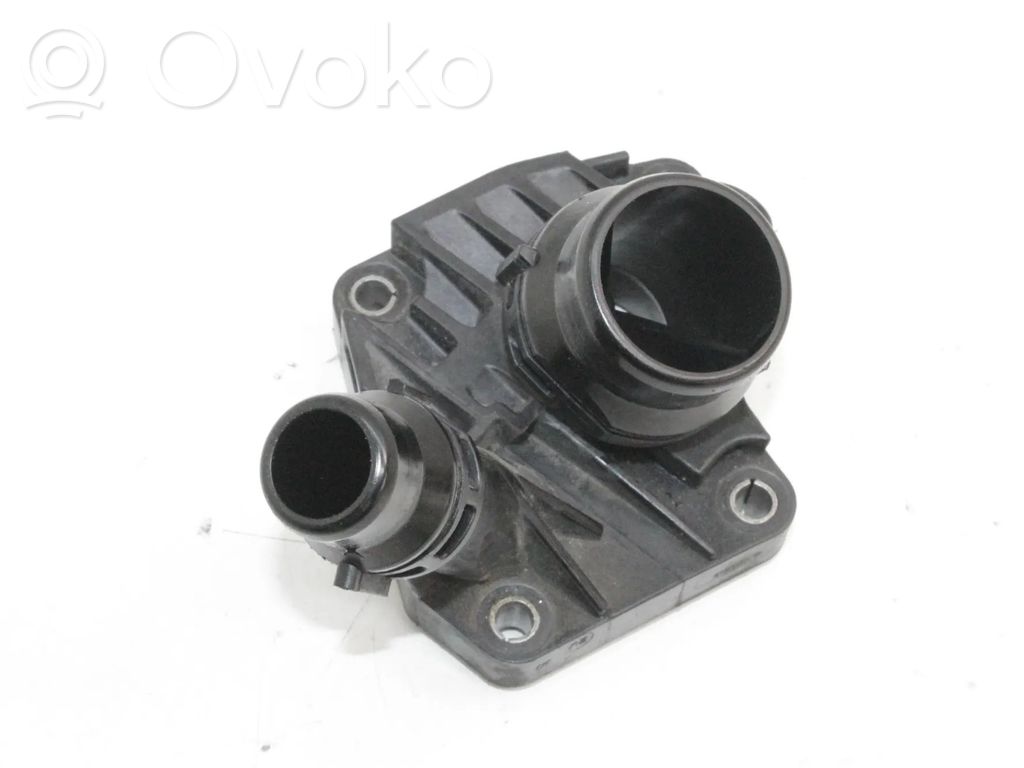 BMW 4 F32 F33 Carcasă termostat 