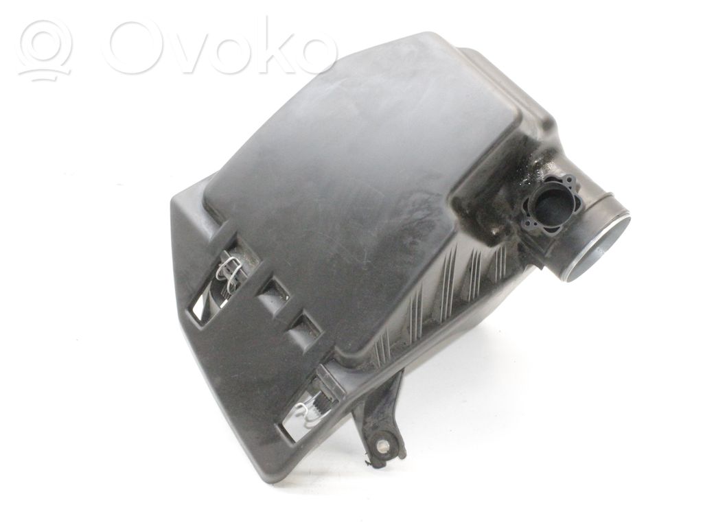 Air filter box   7577778