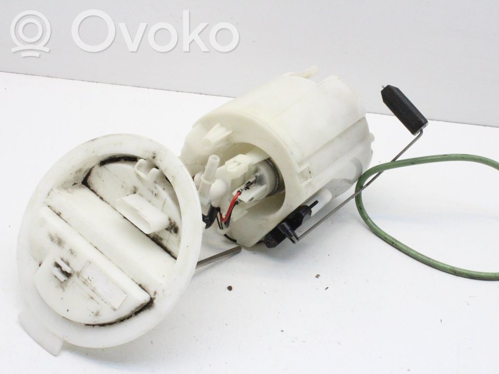 Bomba interna de combustible   A2044700294